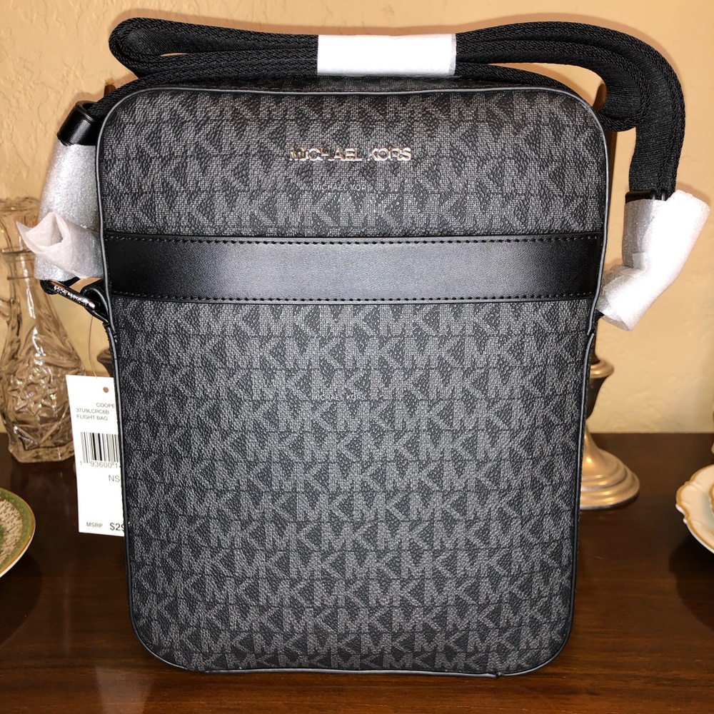 💥SOLD💥 - Micheal Kors - Cooper Flight Bag - NWT - Picture 14 of 15